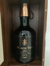 Laden Sie das Bild in den Galerie-Viewer, Black Tot Last Consignment Royal British Naval, 54,3%Vol., Kaibik, 0,7l
