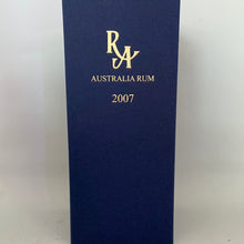 Laden Sie das Bild in den Galerie-Viewer, Rum Artesanal Secret Destillerie Australien 2007-2022, 67,5%Vol., Australien, 0,5l
