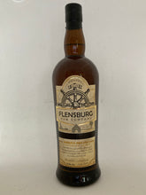 Laden Sie das Bild in den Galerie-Viewer, Flensburg Rum Company Jamaica JMM 2007 Rum 62,5% 0,7L
